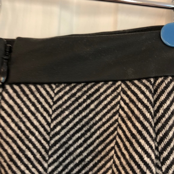 Skirt - Picture 4 of 4